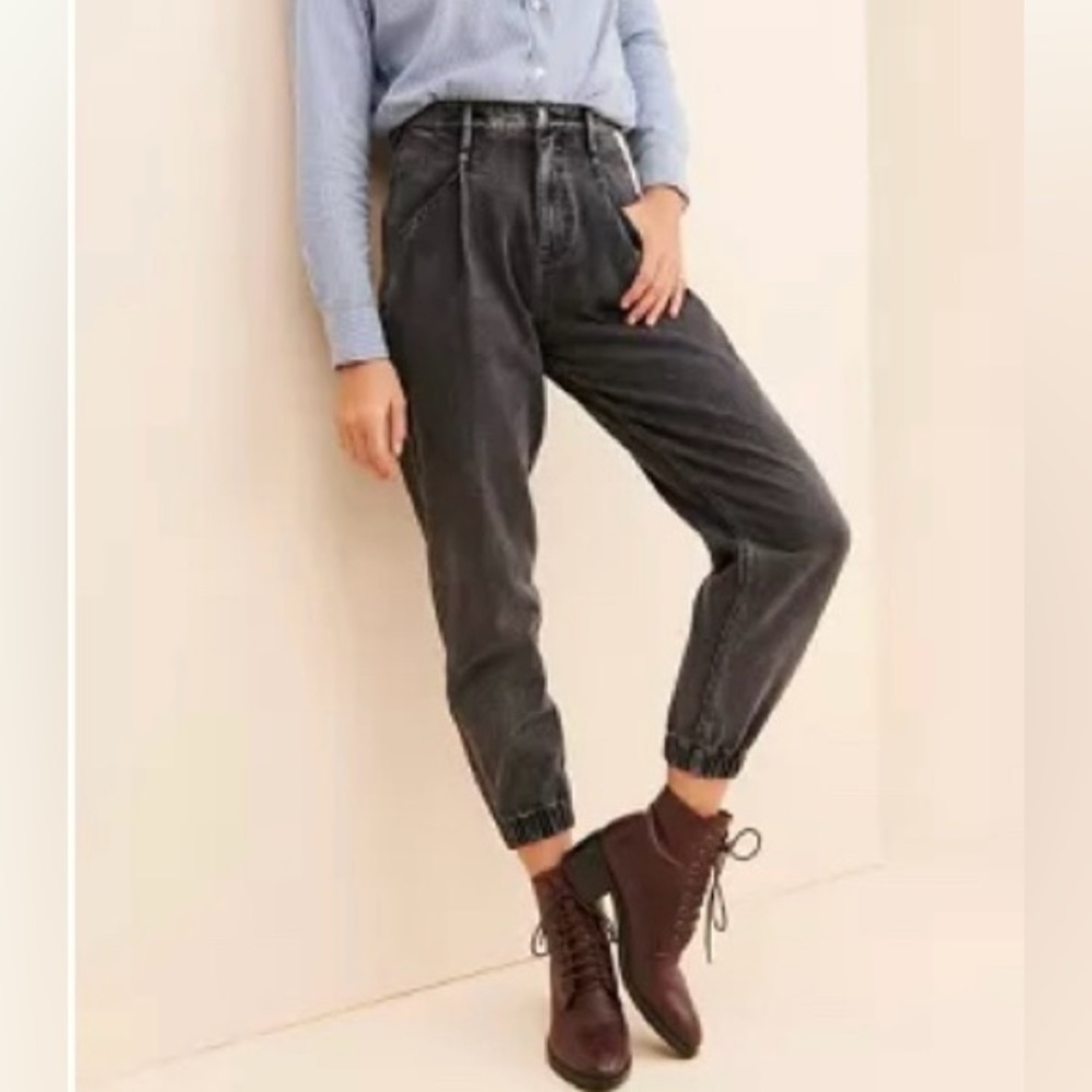 VIGOSS AXL PLEATED JOGGER JEANS